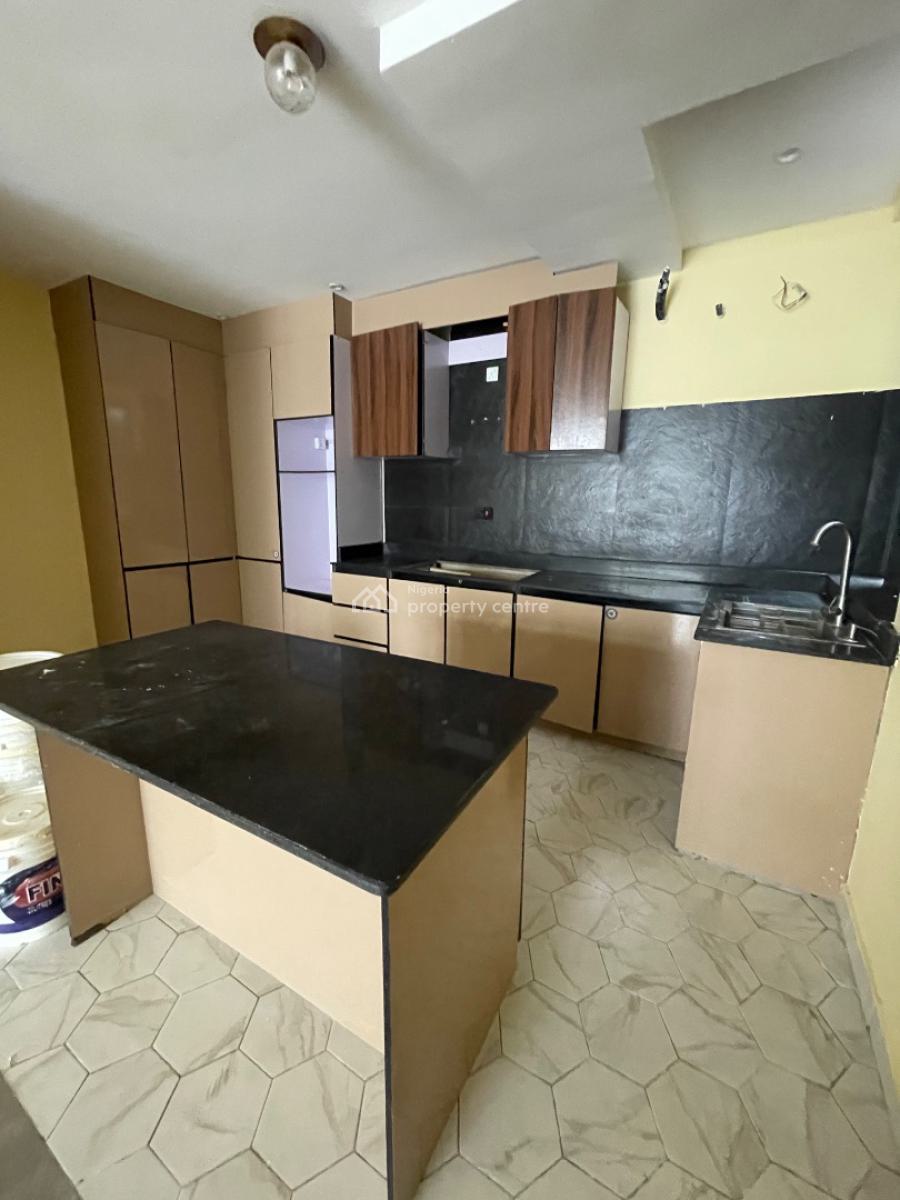 3 Bedroom, Right Hand Side Inside an Estate, Lekki Phase 1, Lekki, Lagos, Flat / Apartment for Rent