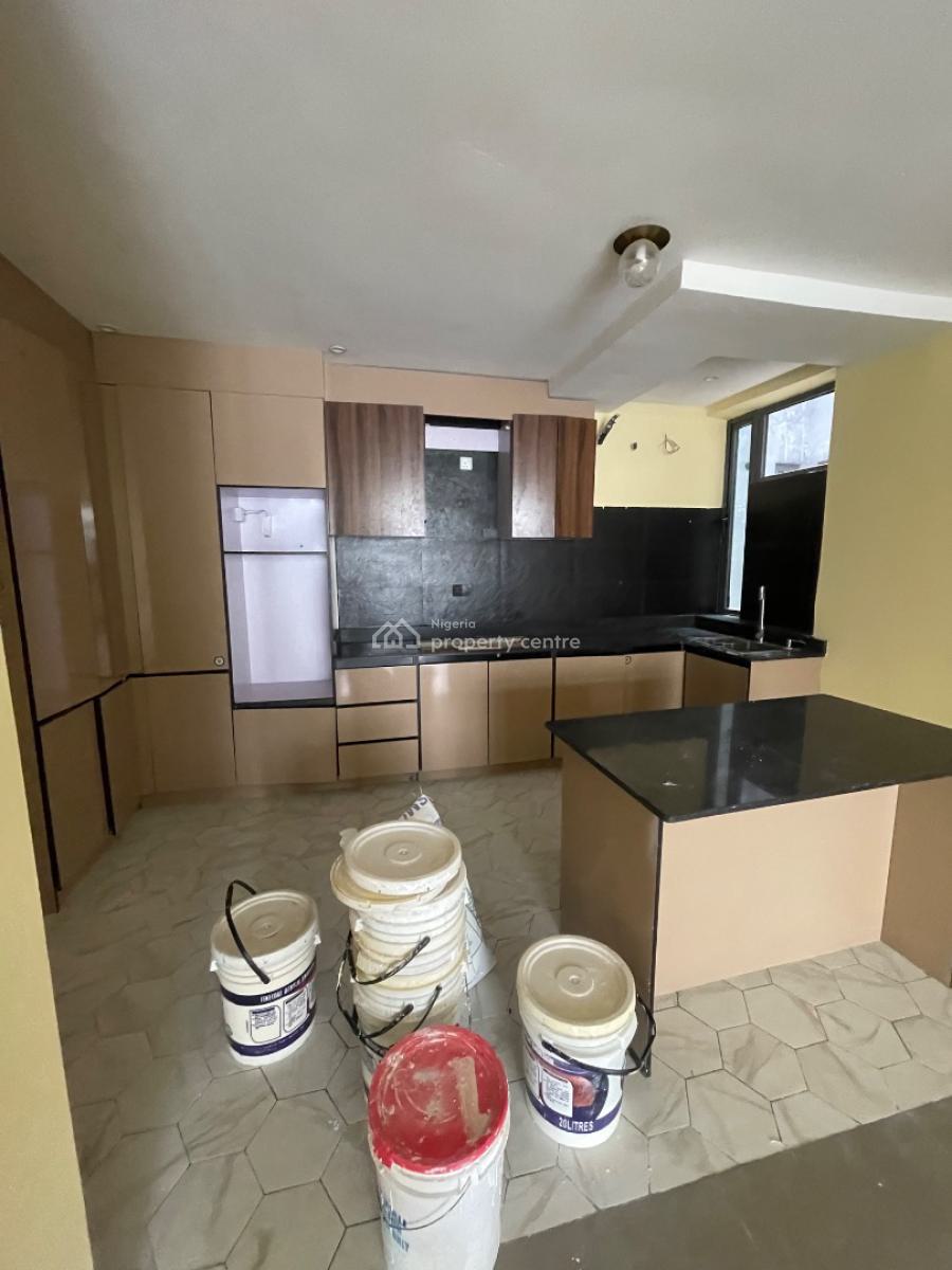 3 Bedroom, Right Hand Side Inside an Estate, Lekki Phase 1, Lekki, Lagos, Flat / Apartment for Rent