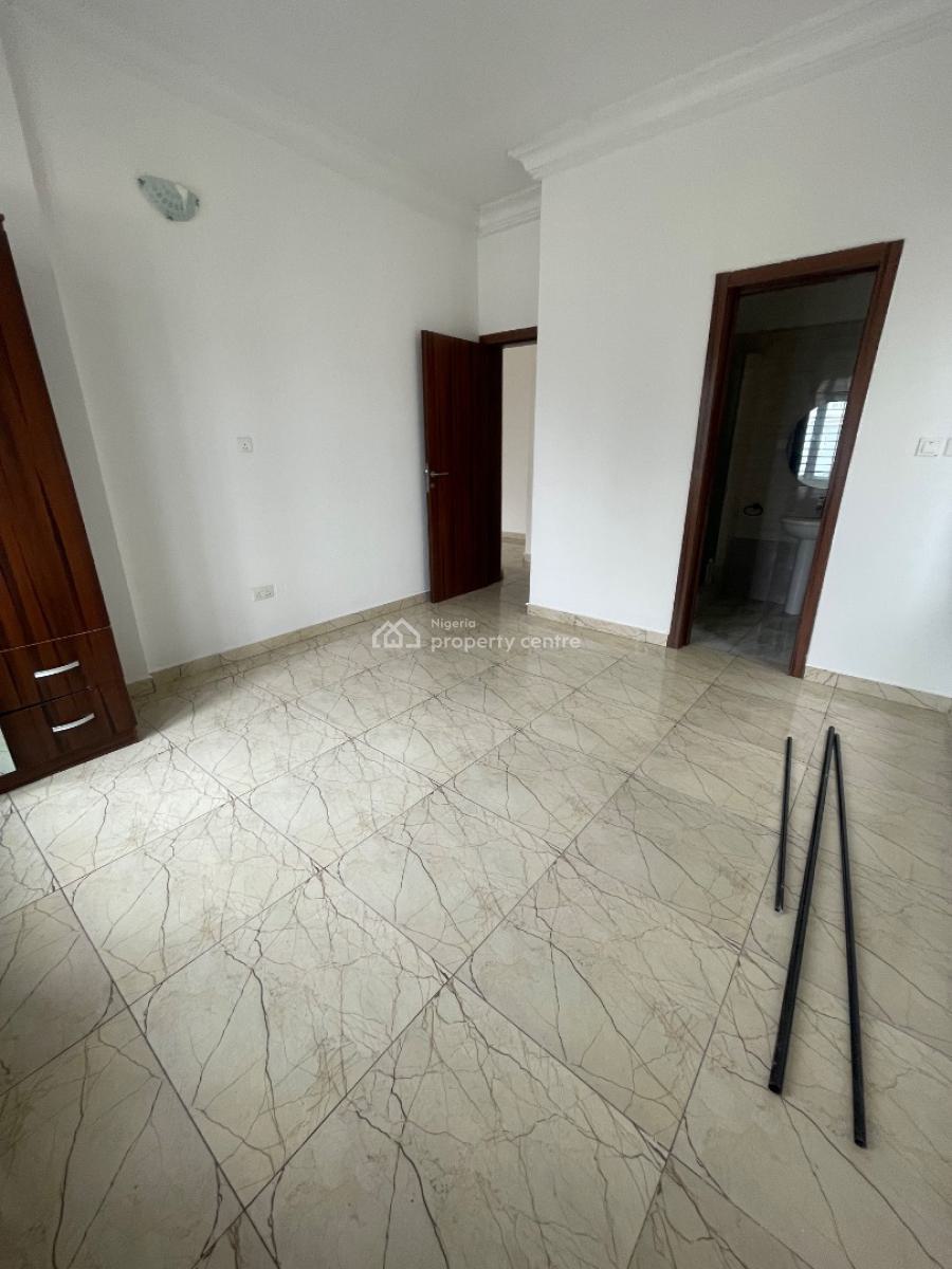 2 Bedroom Flat with Study Room, Right Hand Side Inside an Estate, Lekki Phase 1, Lekki, Lagos, Flat / Apartment for Rent
