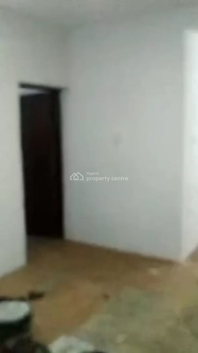 Specious & Neat 3-bedroom Flat (ground Floor), Obanikoro Estate, Obanikoro, Shomolu, Lagos, Flat / Apartment for Rent