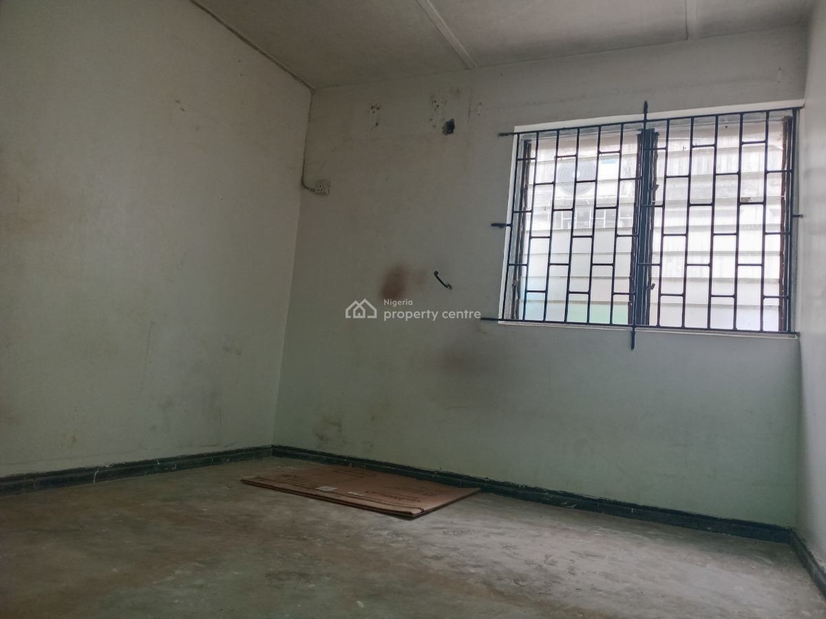 an Executive One Room Self Contain Within a Serene Residential Estate, Surulere Way, Dolphin Estate, Ikoyi, Lagos, Self Contain (single Rooms) for Rent
