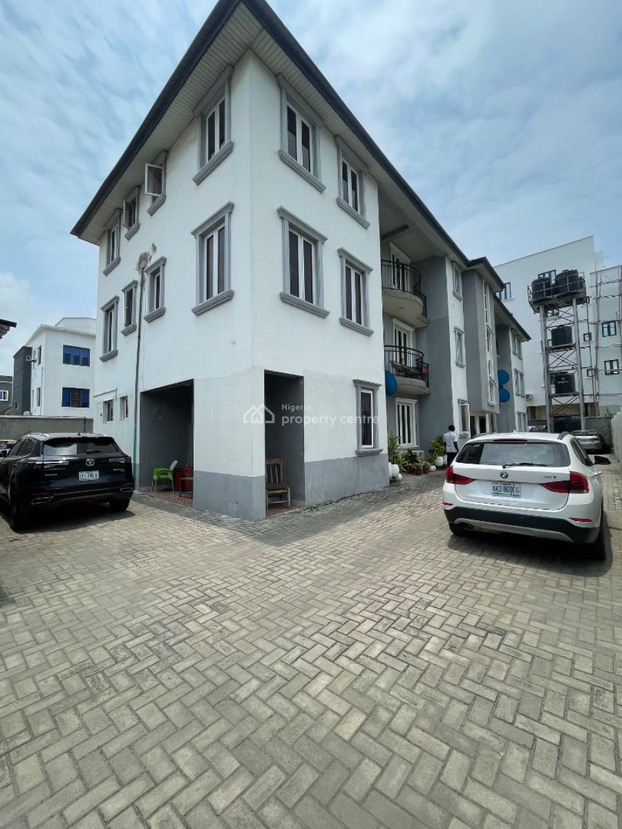 2 Bedroom Upstairs, Right Handside, Lekki Phase 1, Lekki, Lagos, Flat / Apartment for Rent