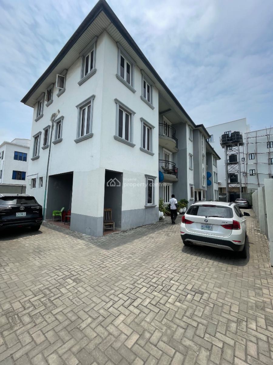 2 Bedroom Upstairs, Right Handside, Lekki Phase 1, Lekki, Lagos, Flat / Apartment for Rent
