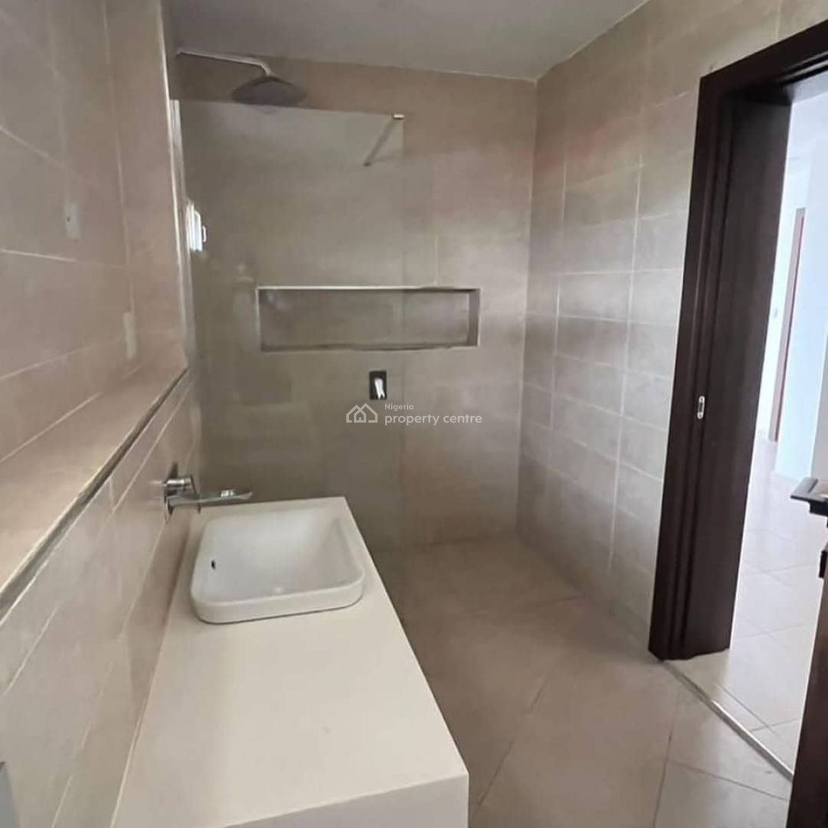 Luxury 5bedrooms  Detached Duplex with  Bq and 3 Living Rooms, Jabi, Abuja, Detached Duplex for Sale