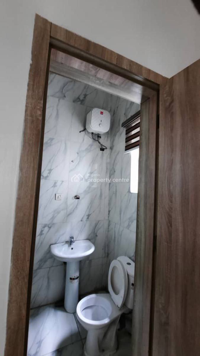 Luxury Spacious Room Upstairs in a Shared Apartment, Idado, Lekki, Lagos, Self Contain (single Rooms) for Rent