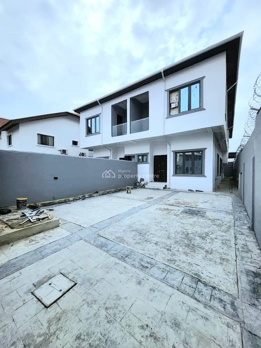 Spacious 4-bedroom Semi-detached House, Lekki Phase 1, Lekki, Lagos, House for Rent