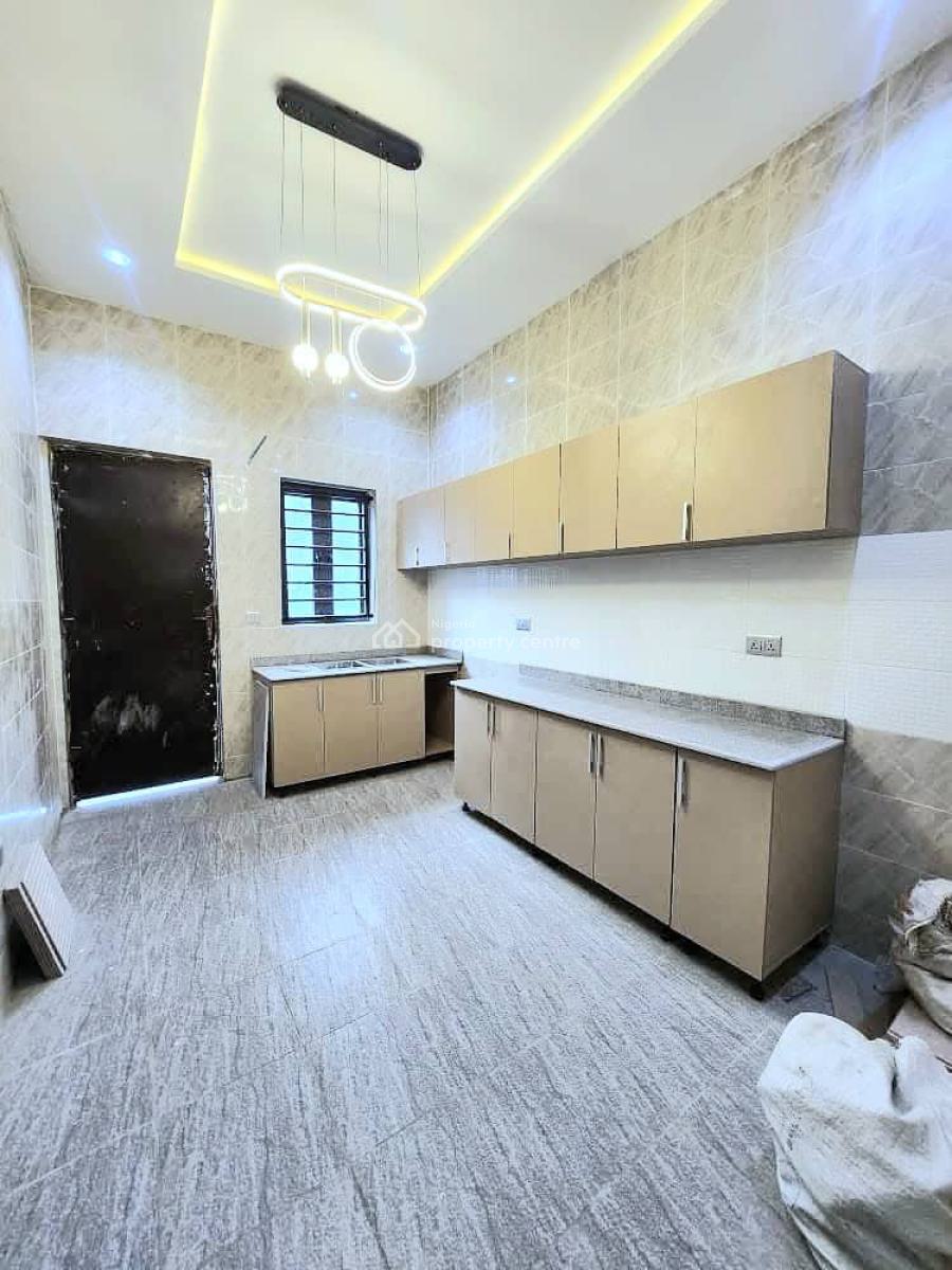 Spacious 4-bedroom Semi-detached House, Lekki Phase 1, Lekki, Lagos, House for Rent