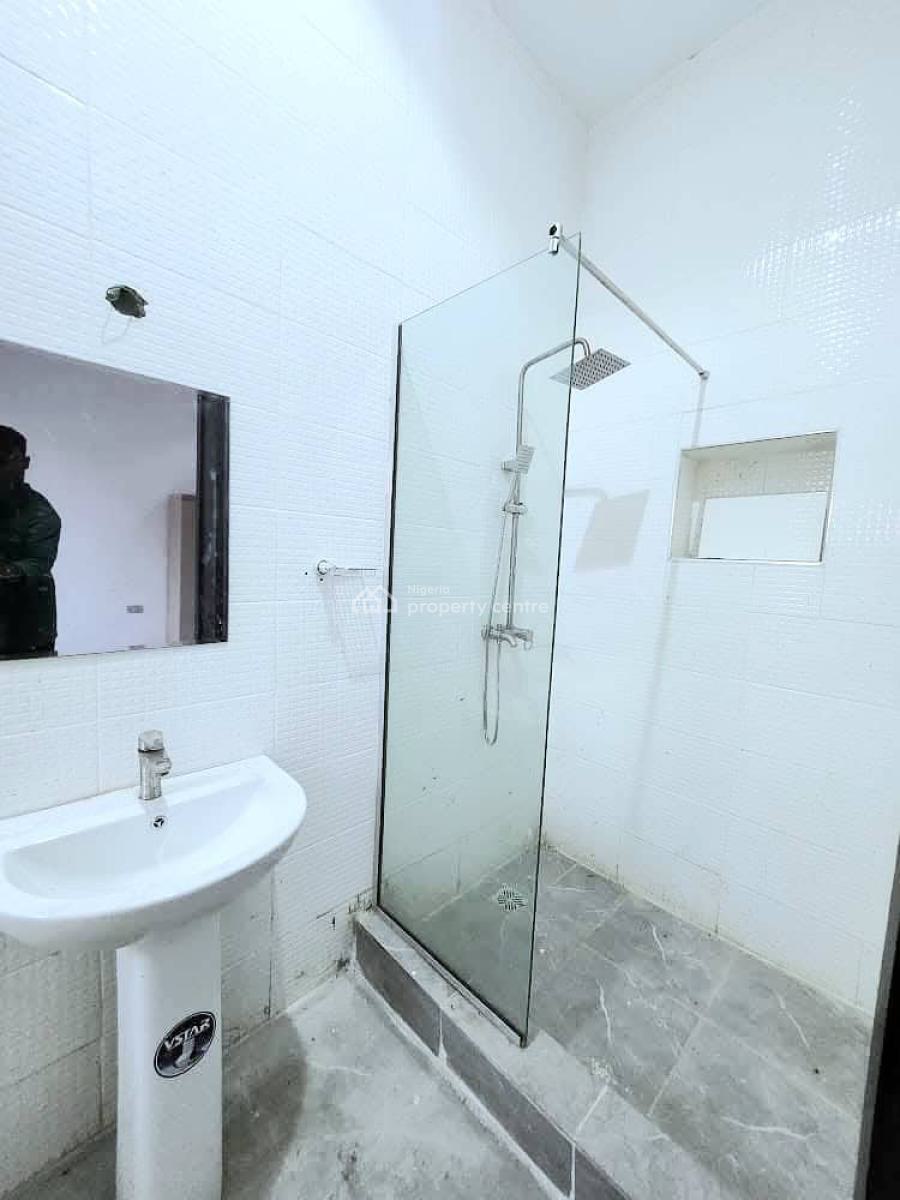 Spacious 4-bedroom Semi-detached House, Lekki Phase 1, Lekki, Lagos, House for Rent