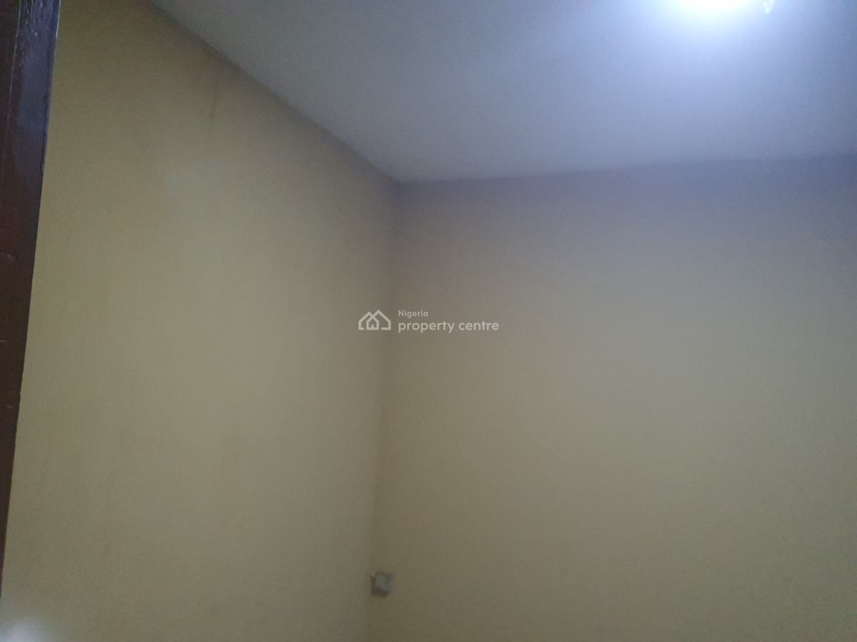 4bedroom Apartment, Ajao Estate, Isolo, Lagos, Flat / Apartment for Rent