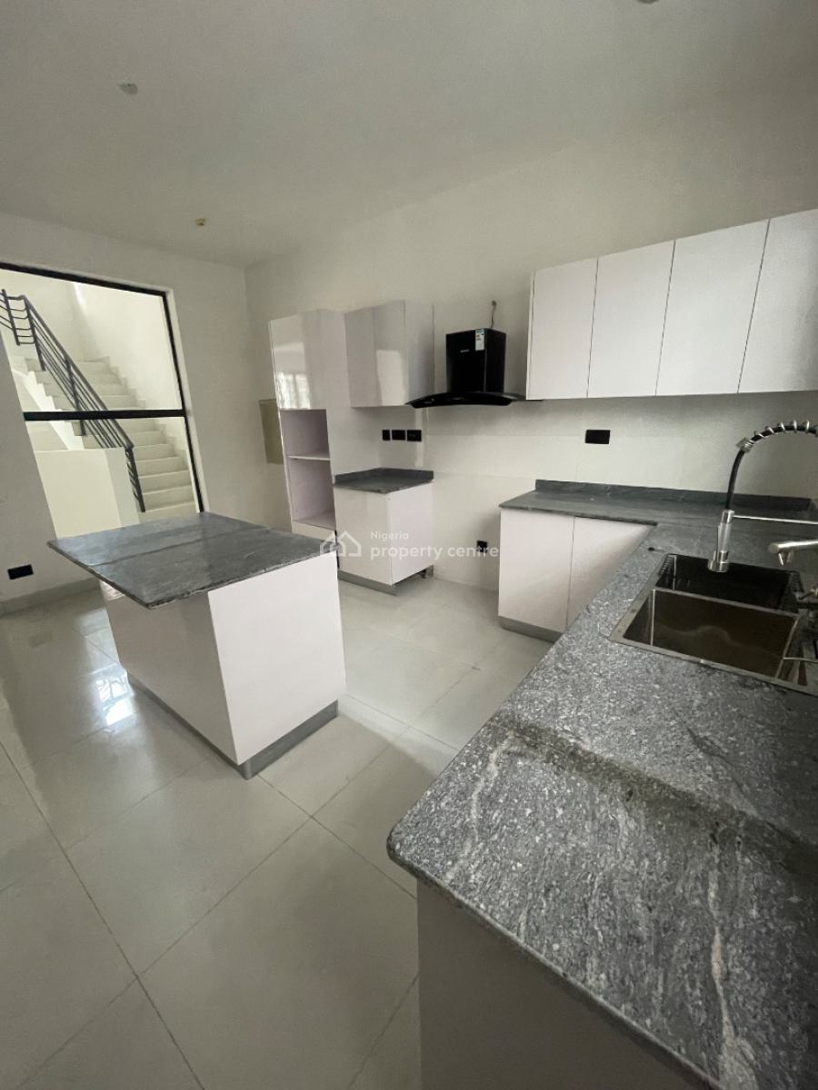 5 and 4 Bedroom, Inside a Gated Estate, Lekki Phase 1, Lekki, Lagos, Terraced Duplex for Rent