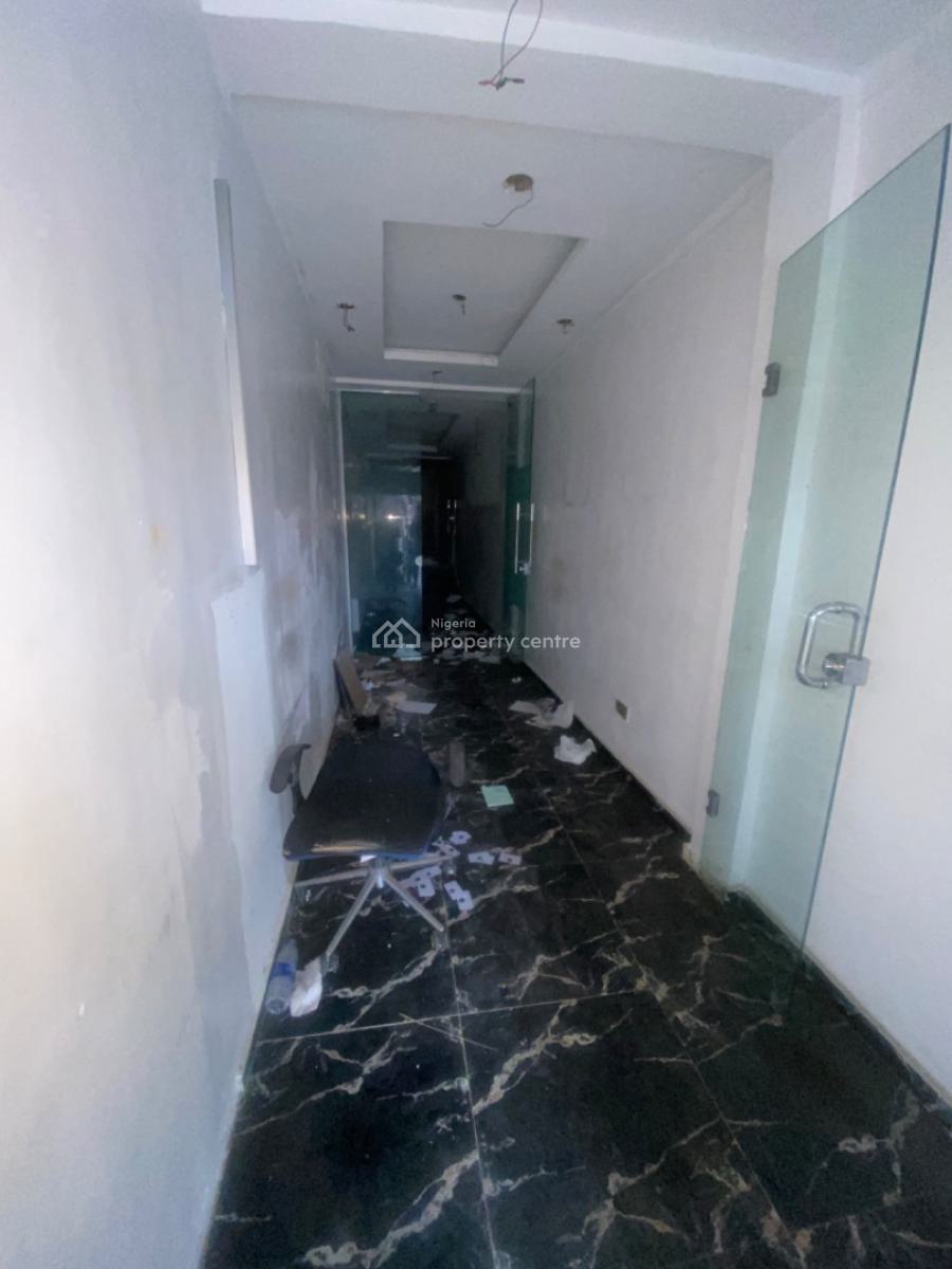 Shop Space on Admiralty Way Lekki Ground Floor, Admiralty Way Lekki Phase 1, Lekki Phase 1, Lekki, Lagos, Shop for Rent