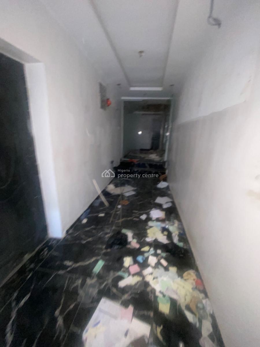Shop Space on Admiralty Way Lekki Ground Floor, Admiralty Way Lekki Phase 1, Lekki Phase 1, Lekki, Lagos, Shop for Rent