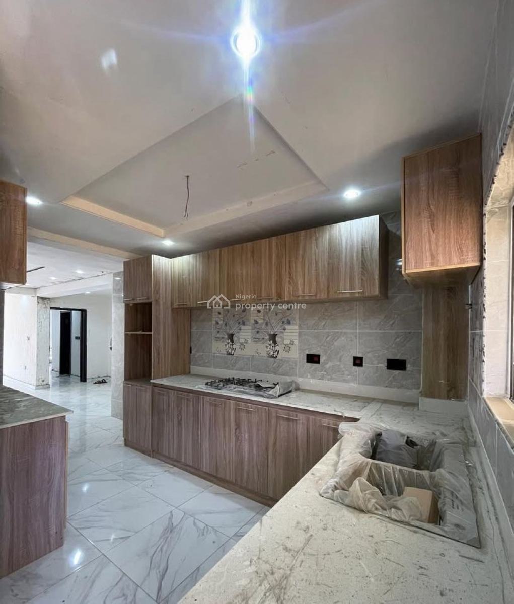 Well- Built One Bedroom Apartment, Lekki Phase 1, Lekki, Lagos, Flat / Apartment for Rent