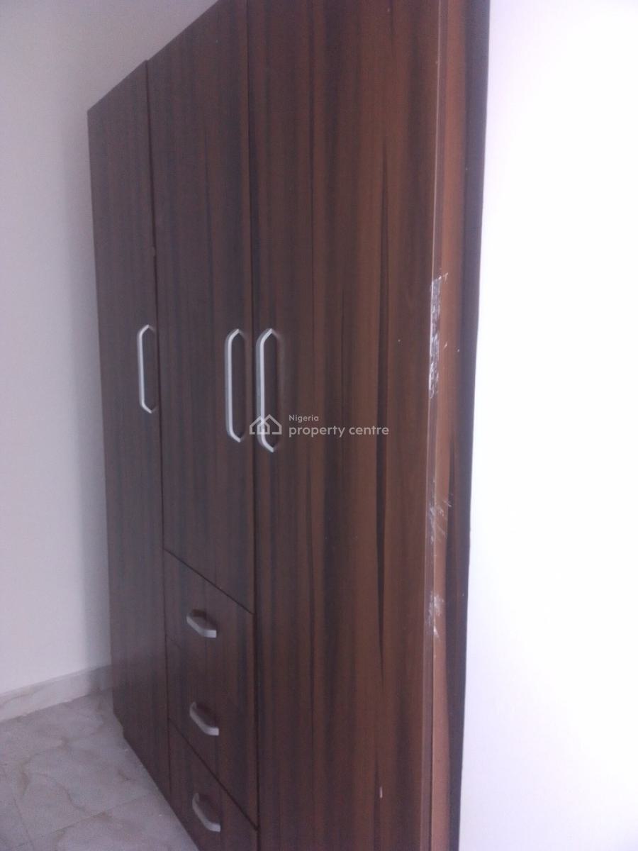 Well Maintained 3 Bedroom Flat, Majek Area.., Sangotedo, Ajah, Lagos, Flat / Apartment for Rent