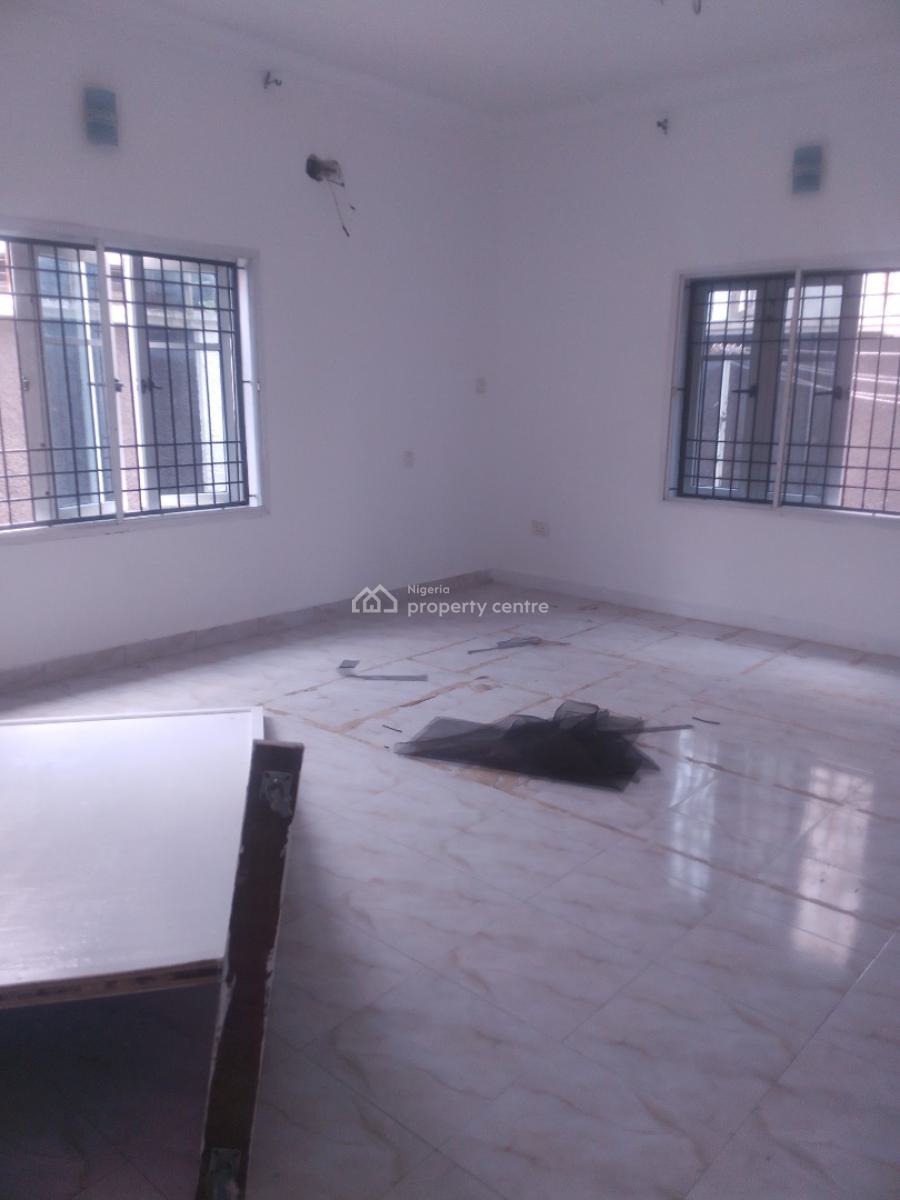 Well Maintained 3 Bedroom Flat, Majek Area.., Sangotedo, Ajah, Lagos, Flat / Apartment for Rent