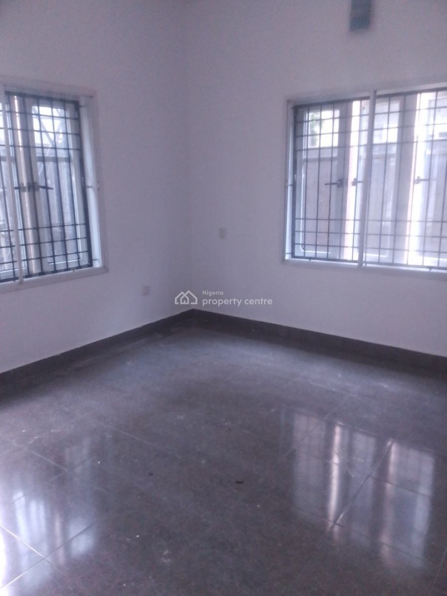 Well Maintained 3 Bedroom Flat, Majek Area.., Sangotedo, Ajah, Lagos, Flat / Apartment for Rent