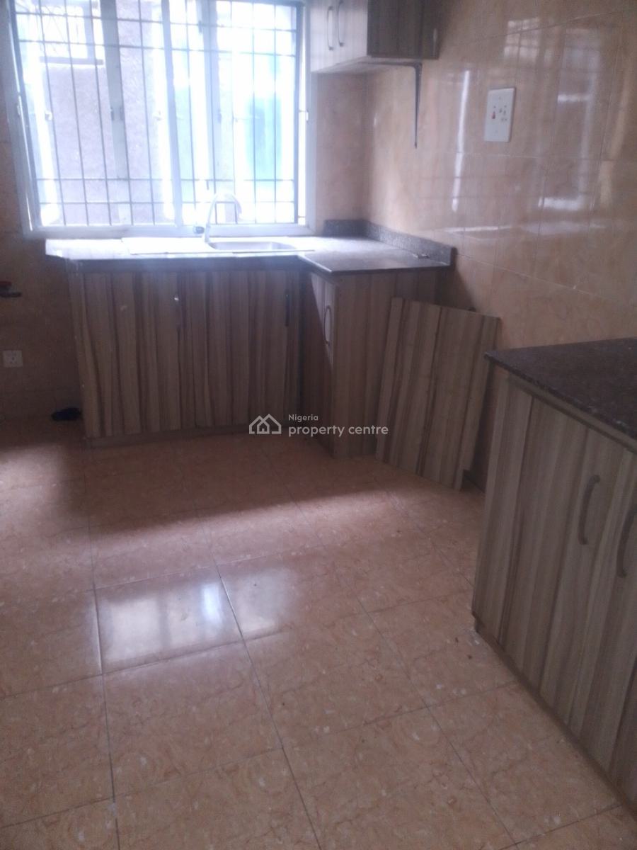 Well Maintained 3 Bedroom Flat, Majek Area.., Sangotedo, Ajah, Lagos, Flat / Apartment for Rent