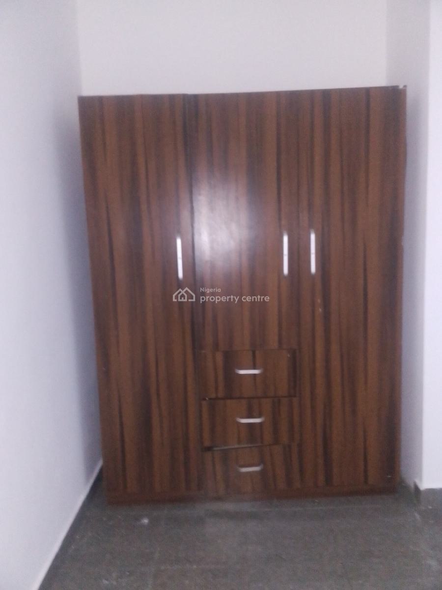 Well Maintained 3 Bedroom Flat, Majek Area.., Sangotedo, Ajah, Lagos, Flat / Apartment for Rent