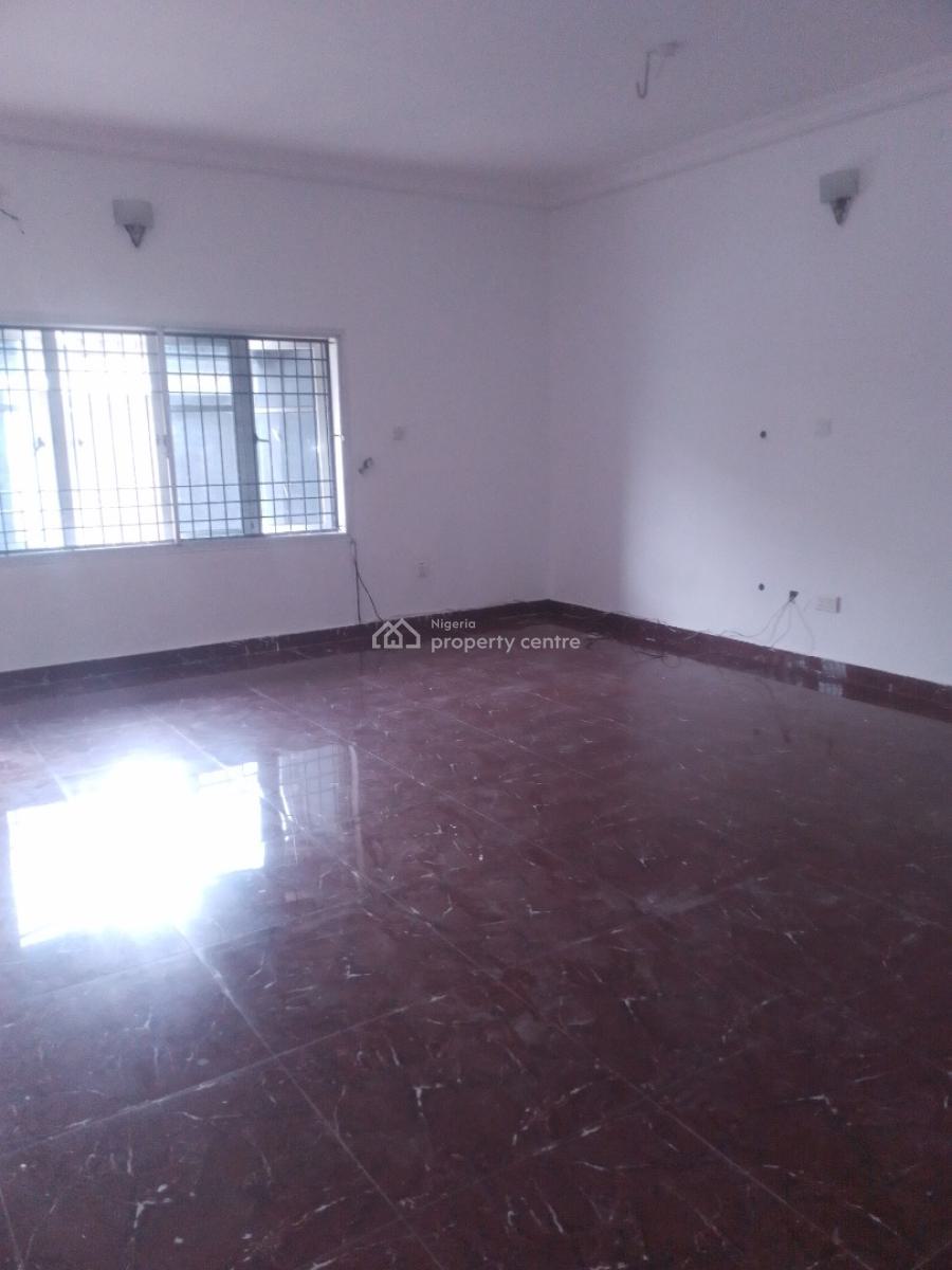 Well Maintained 3 Bedroom Flat, Majek Area.., Sangotedo, Ajah, Lagos, Flat / Apartment for Rent