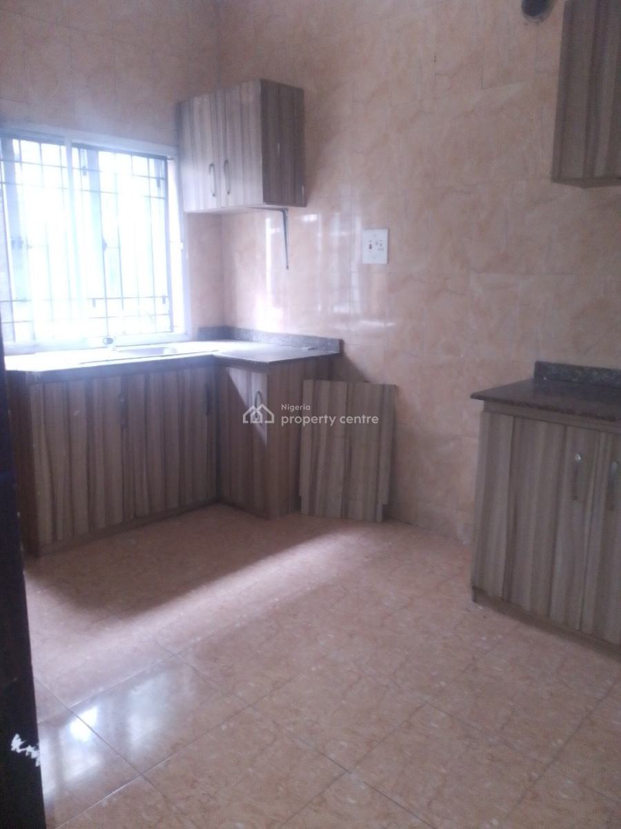 Well Maintained 3 Bedroom Flat, Majek Area.., Sangotedo, Ajah, Lagos, Flat / Apartment for Rent
