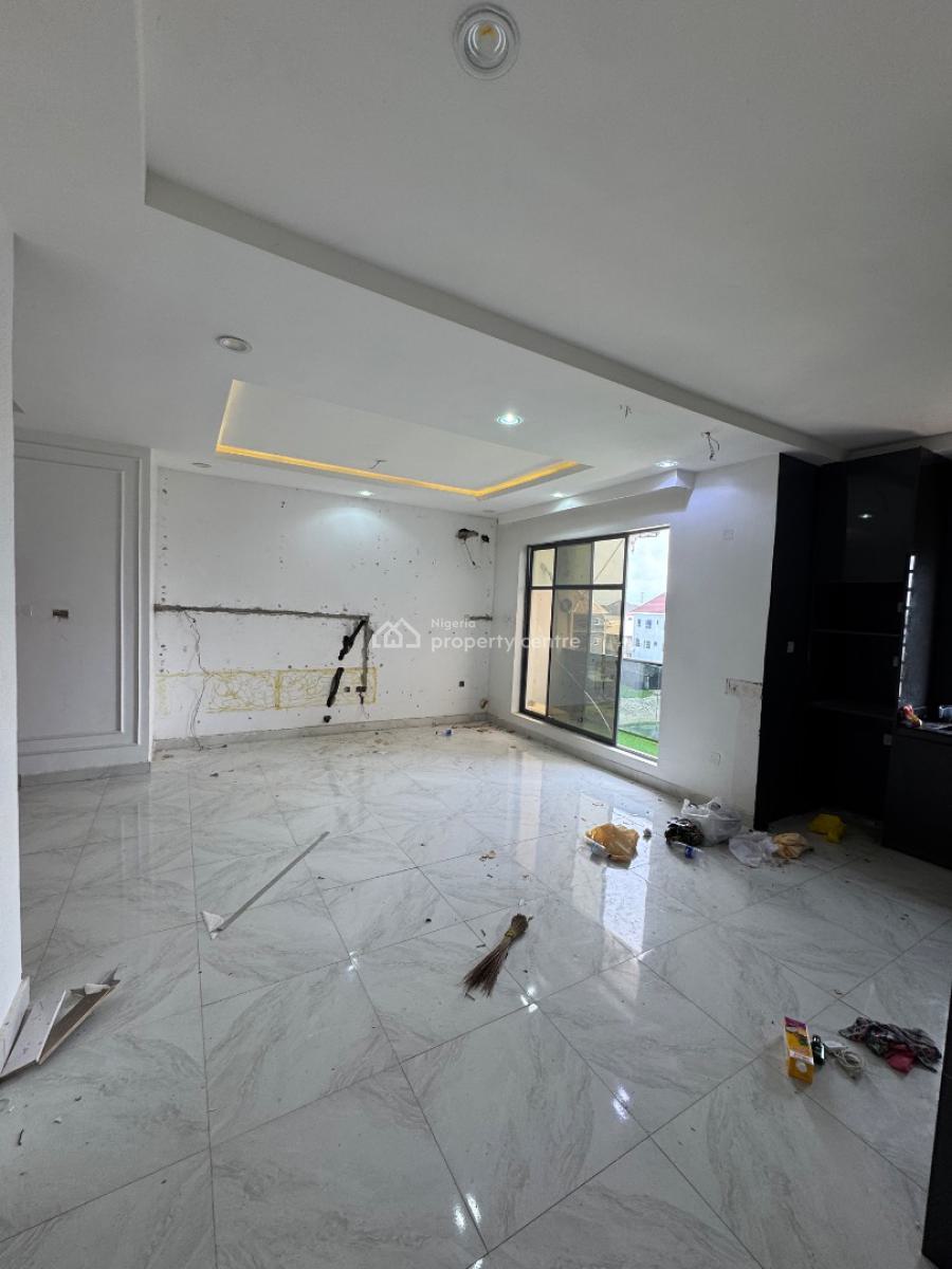 Spacious 2 Bedroom Apartment, Ologolo, Lekki, Lagos, Flat / Apartment for Rent