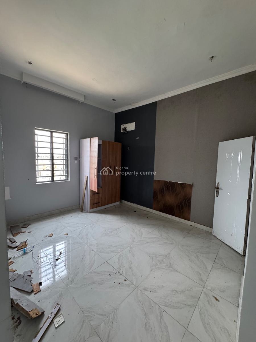 Spacious 2 Bedroom Apartment, Ologolo, Lekki, Lagos, Flat / Apartment for Rent