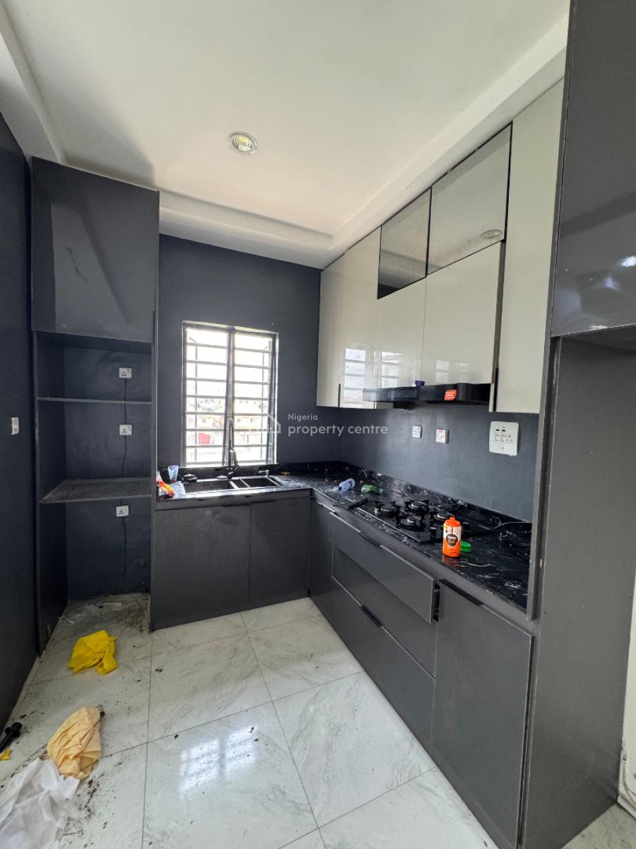 Spacious 2 Bedroom Apartment, Ologolo, Lekki, Lagos, Flat / Apartment for Rent