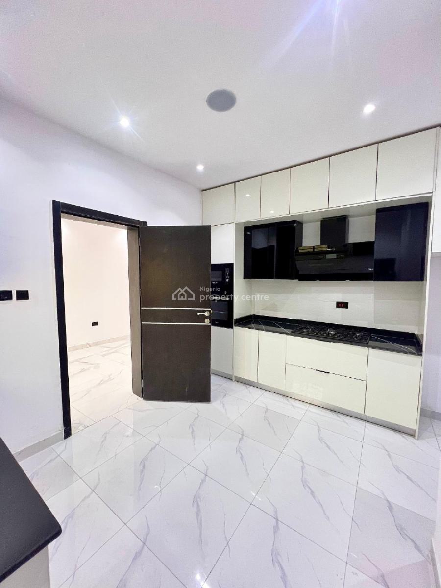 Tastefully Finished 3 Bedroom Apartment with Bq, Lekki Phase 1, Lekki, Lagos, Flat / Apartment for Sale