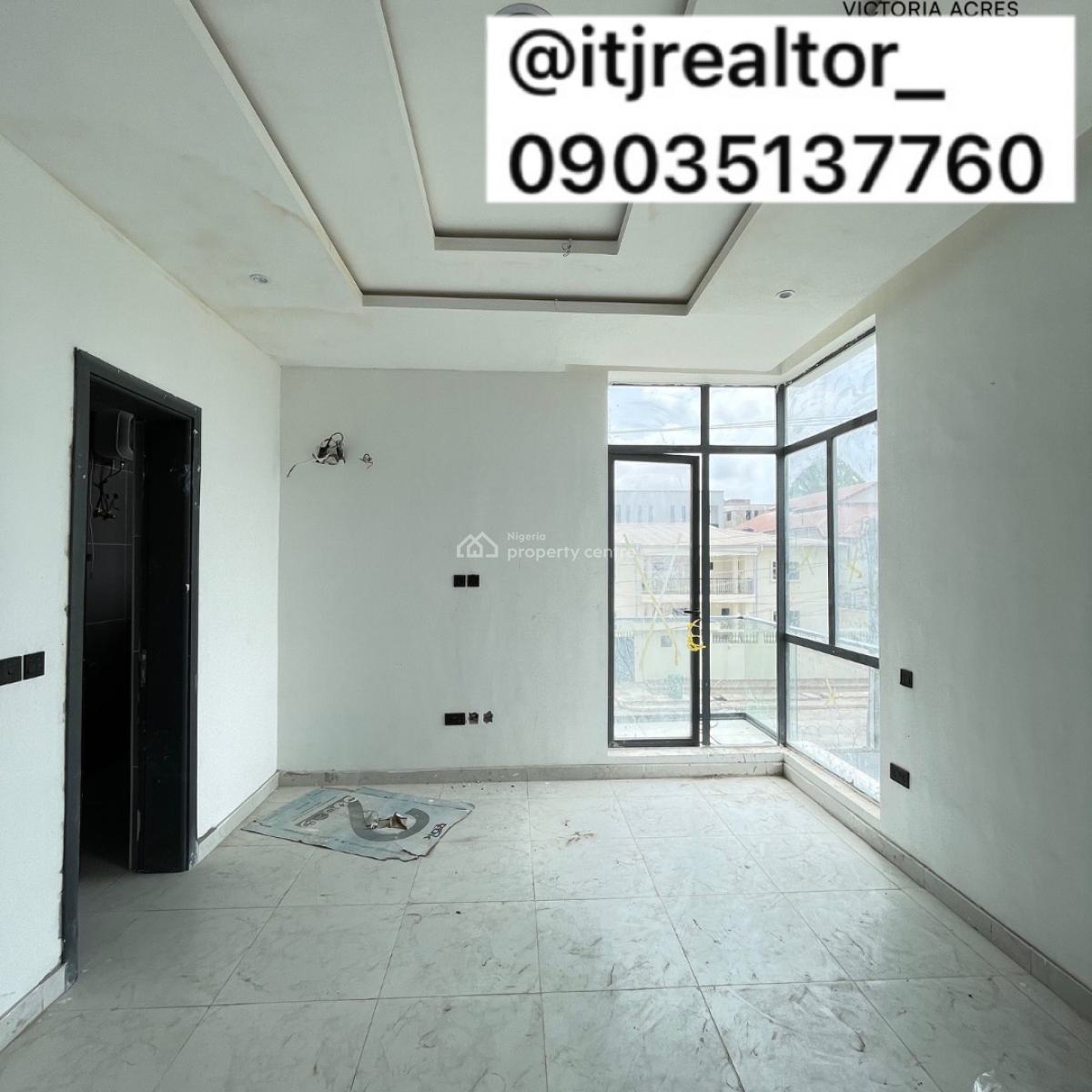 Lovely 2 Bedroom Apartment with Swimming Pool and Bq, Lekki Phase 1, Lekki, Lagos, Block of Flats for Sale