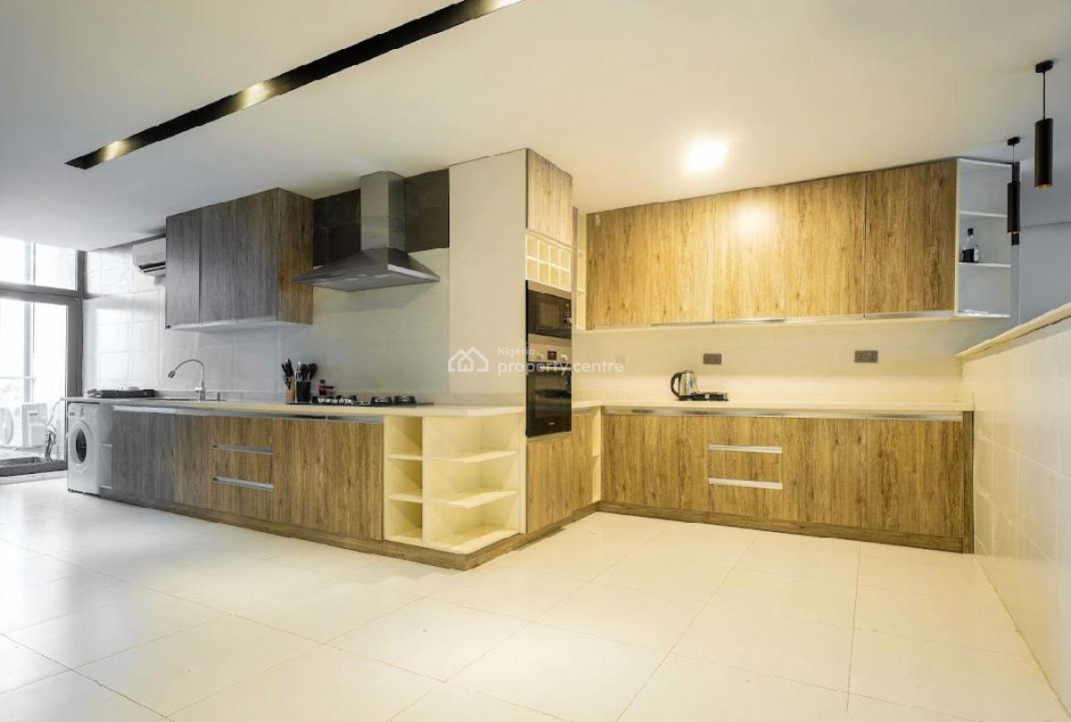 Exclusive 3 Bedroom Apartment, Admiralty Way, Lekki Phase 1, Lekki, Lagos, Flat / Apartment Short Let