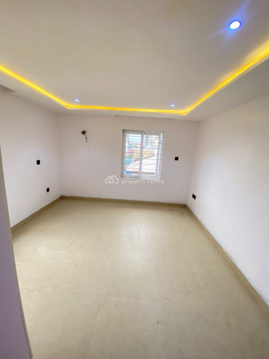 Luxury 3 Bedroom with Bq, Off Babatunde Anjose, Lekki Phase 1, Lekki, Lagos, Flat / Apartment for Rent