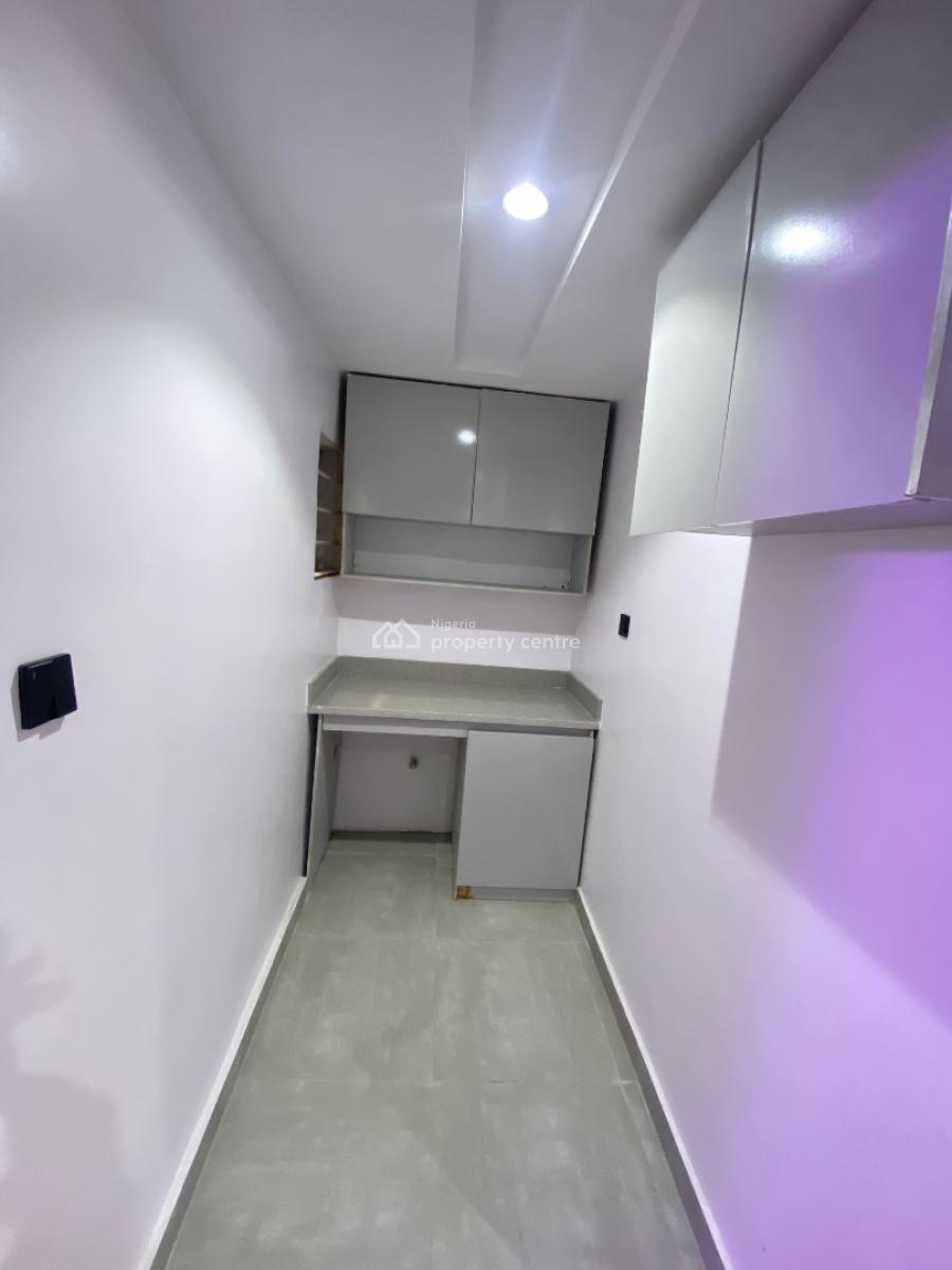 Luxury 3 Bedroom with Bq, Off Babatunde Anjose, Lekki Phase 1, Lekki, Lagos, Flat / Apartment for Rent