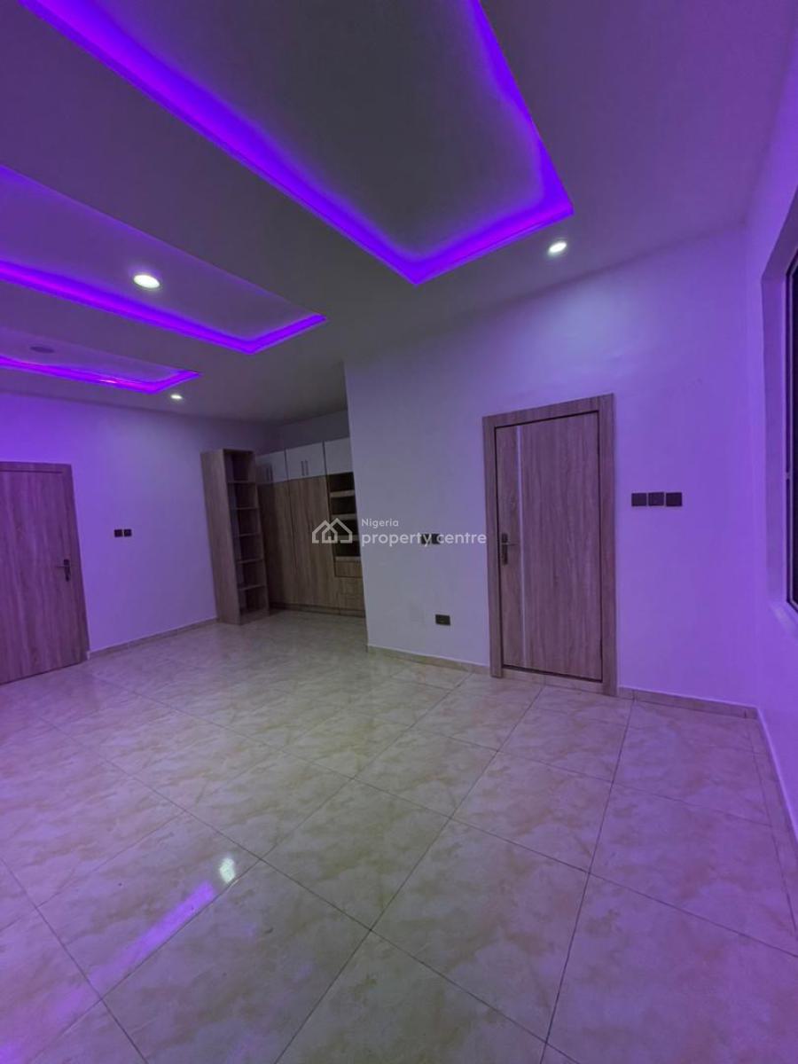 Standard N Massive Master Bedroom in a Duplex Shared Apt, Royal Pine Estate Gate 3 Orchid Road, Lekki, Lagos, Self Contain (single Rooms) for Rent