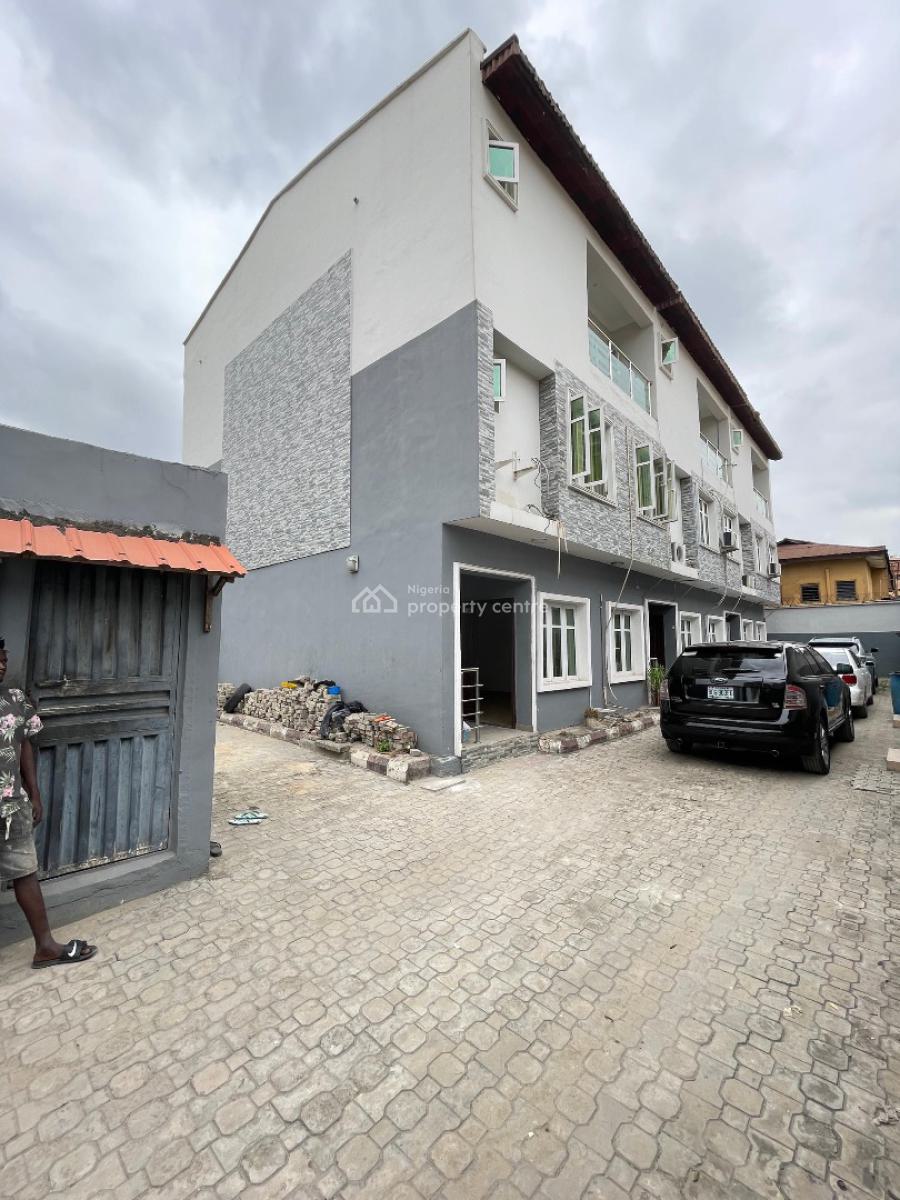 Spacious & Serene 4-bedroom Terrace Duplex, Surulere, Surulere, Lagos, Terraced Duplex for Sale