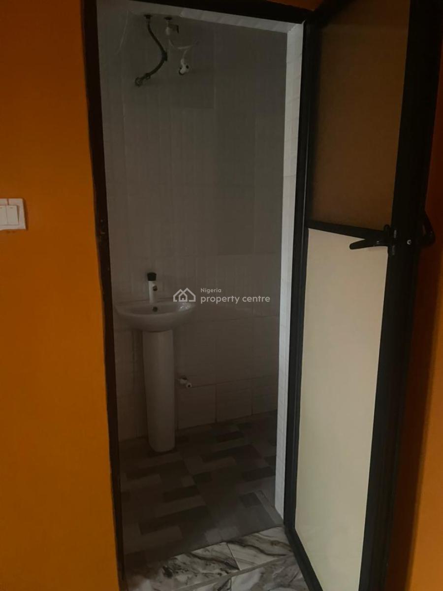 Luxury 2 Bedroom Flat at 10 Ikola Road Ipaja, Ipaja, Lagos, Flat / Apartment for Rent