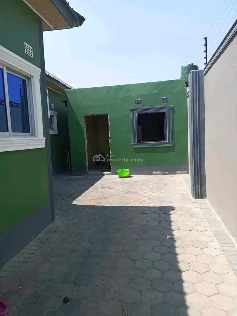 Exquisite 4 Bedrooms Detached Bungalow with Bq in a Prime Estate, Ikeja, Lagos, Detached Bungalow for Sale