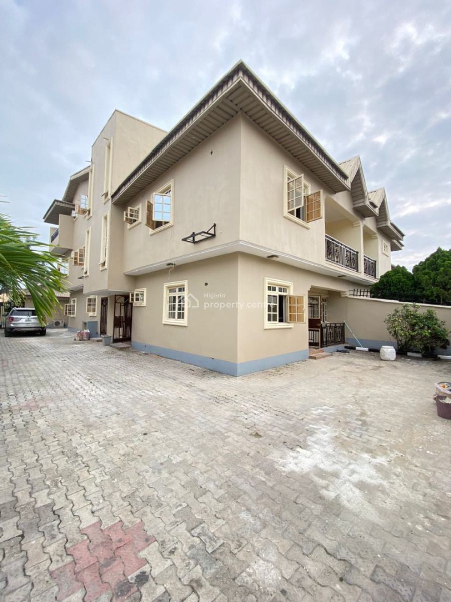 Nice 3 Bedroom Apartment, Lekki Phase 1, Lekki, Lagos, Flat / Apartment for Rent