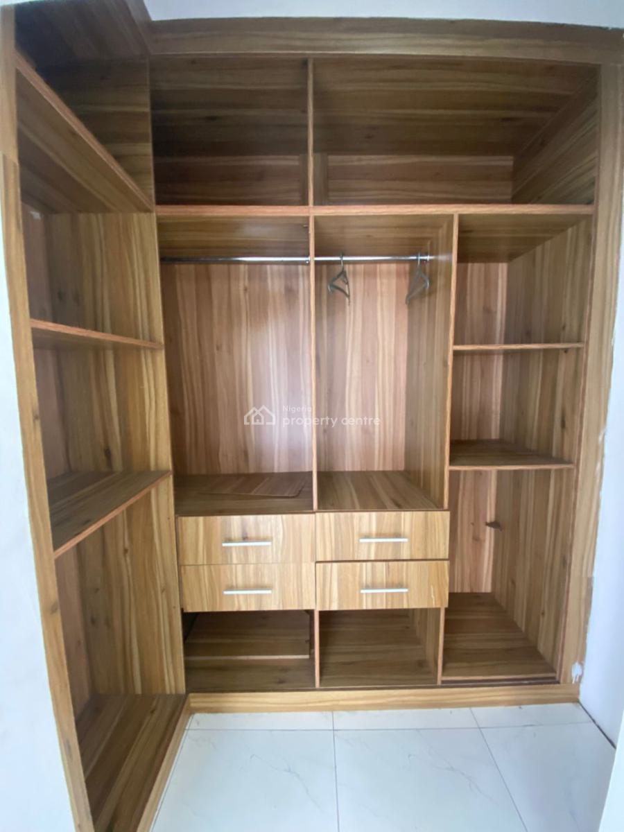 Luxurious Masters Bedroom Share Apartment at Chevron Lekki, Chevron Alternative Lekki, Lekki, Lagos, Self Contain (single Rooms) for Rent