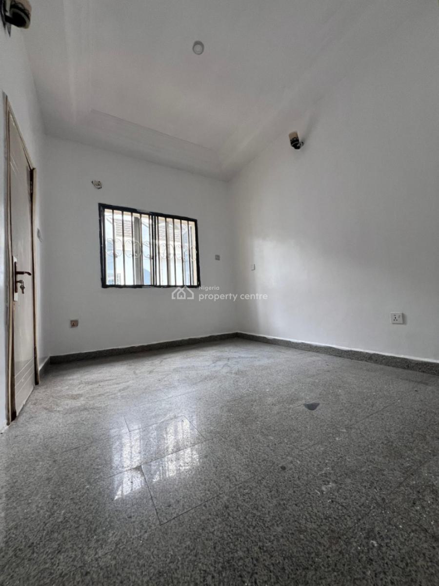 Massive Room for 6 Months, an Estate on Chevron Drive, Lekki, Lagos, Self Contain (single Rooms) for Rent