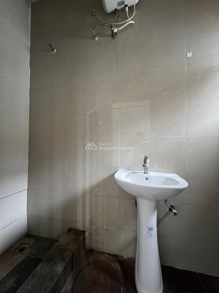 Massive Room for 6 Months, an Estate on Chevron Drive, Lekki, Lagos, Self Contain (single Rooms) for Rent