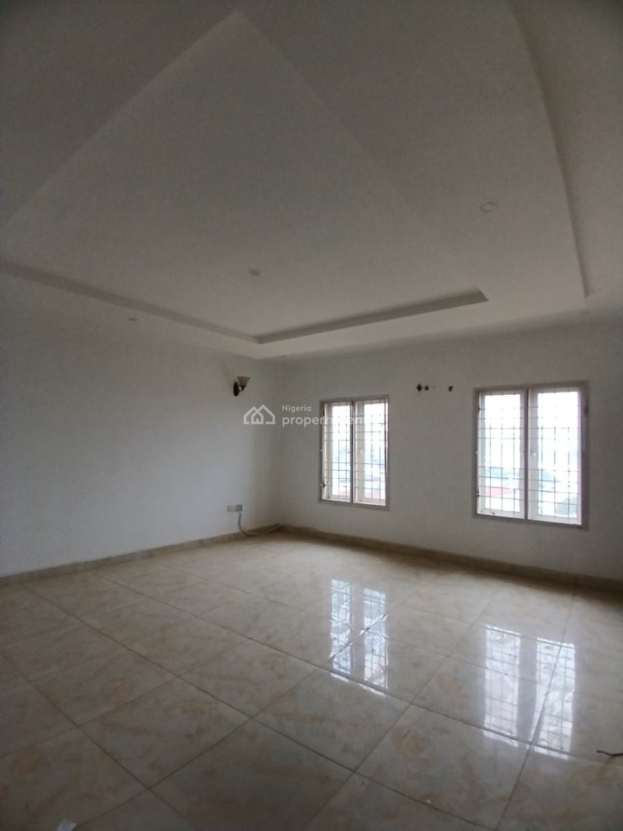 Well Renovated 4 Bedroom Semi Detached Duplex with 1room Bq, Guzape Abuja Diplomatic Zone, Guzape District, Abuja, Semi-detached Duplex for Rent