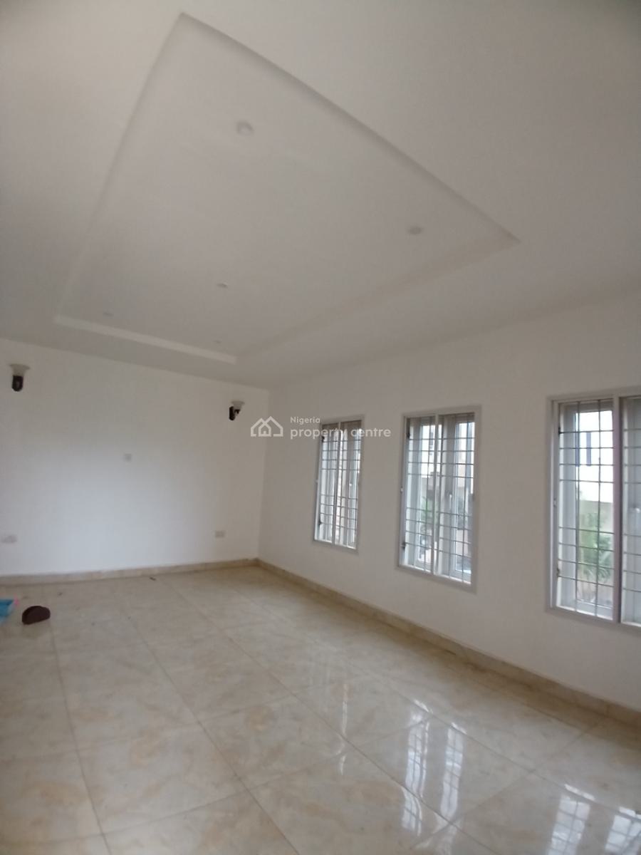Well Renovated 4 Bedroom Semi Detached Duplex with 1room Bq, Guzape Abuja Diplomatic Zone, Guzape District, Abuja, Semi-detached Duplex for Rent