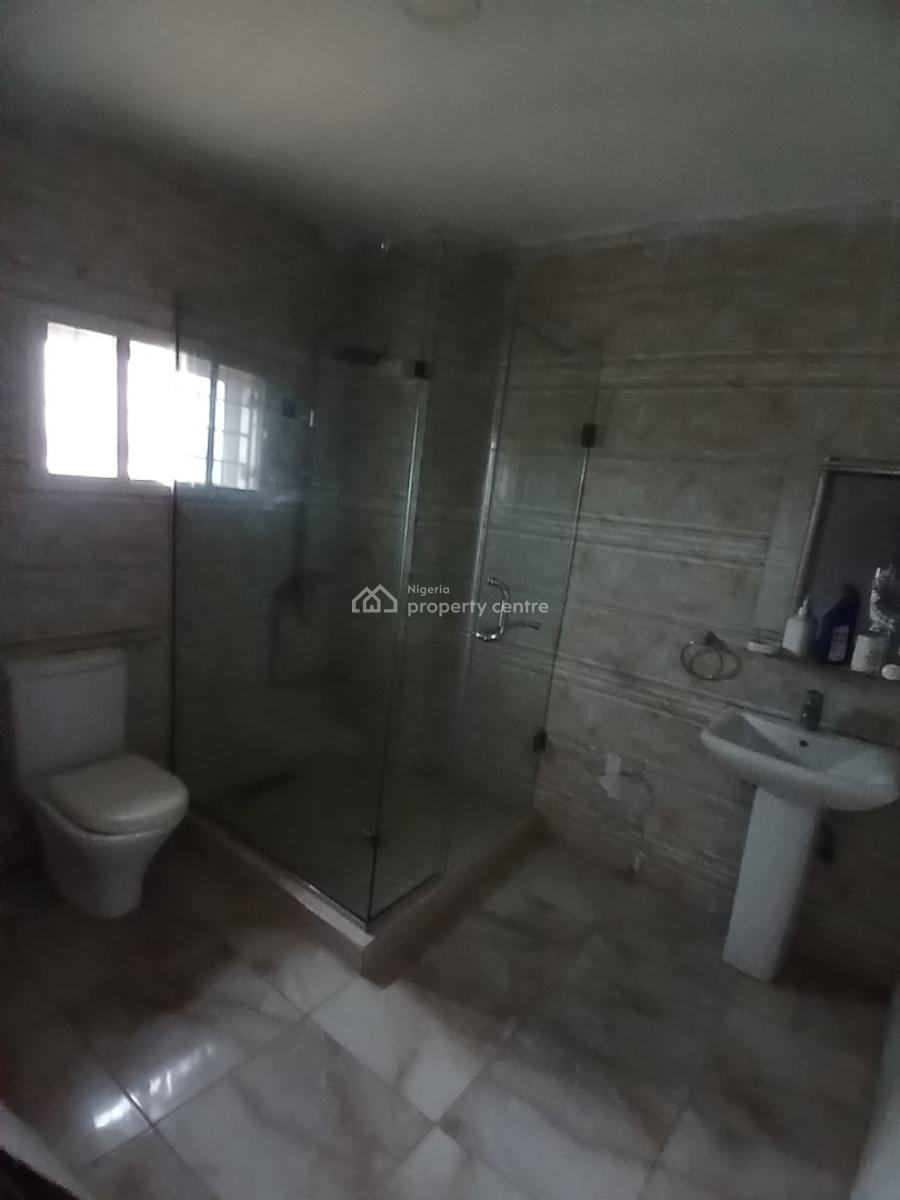 Well Renovated 4 Bedroom Semi Detached Duplex with 1room Bq, Guzape Abuja Diplomatic Zone, Guzape District, Abuja, Semi-detached Duplex for Rent