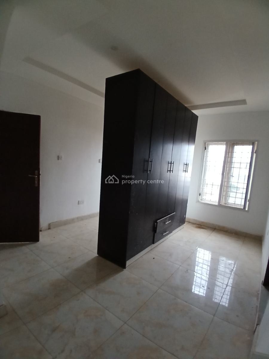 Well Renovated 4 Bedroom Semi Detached Duplex with 1room Bq, Guzape Abuja Diplomatic Zone, Guzape District, Abuja, Semi-detached Duplex for Rent