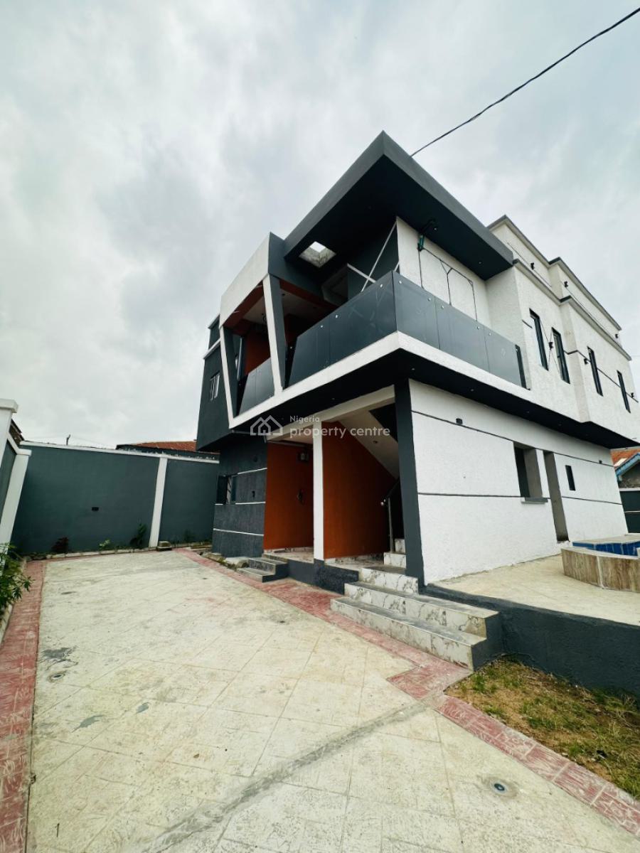 4bedrooms Duplex + Swimming Pool at Ologun Eru Ibadan, Adetokun, Ologuneru, Ibadan, Oyo, Detached Duplex for Sale
