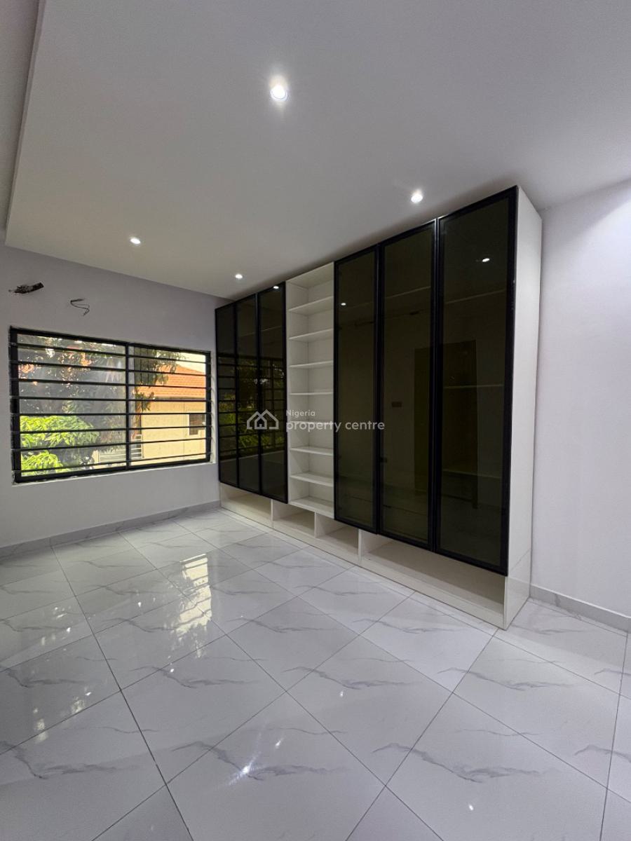 2bedroom and 3bedroom Apartment, Lekki Phase 1 Axis, Lekki, Lagos, Block of Flats for Sale