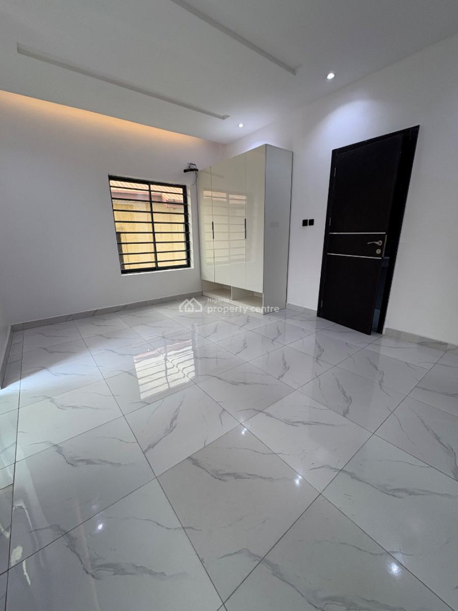 2bedroom and 3bedroom Apartment, Lekki Phase 1 Axis, Lekki, Lagos, Block of Flats for Sale