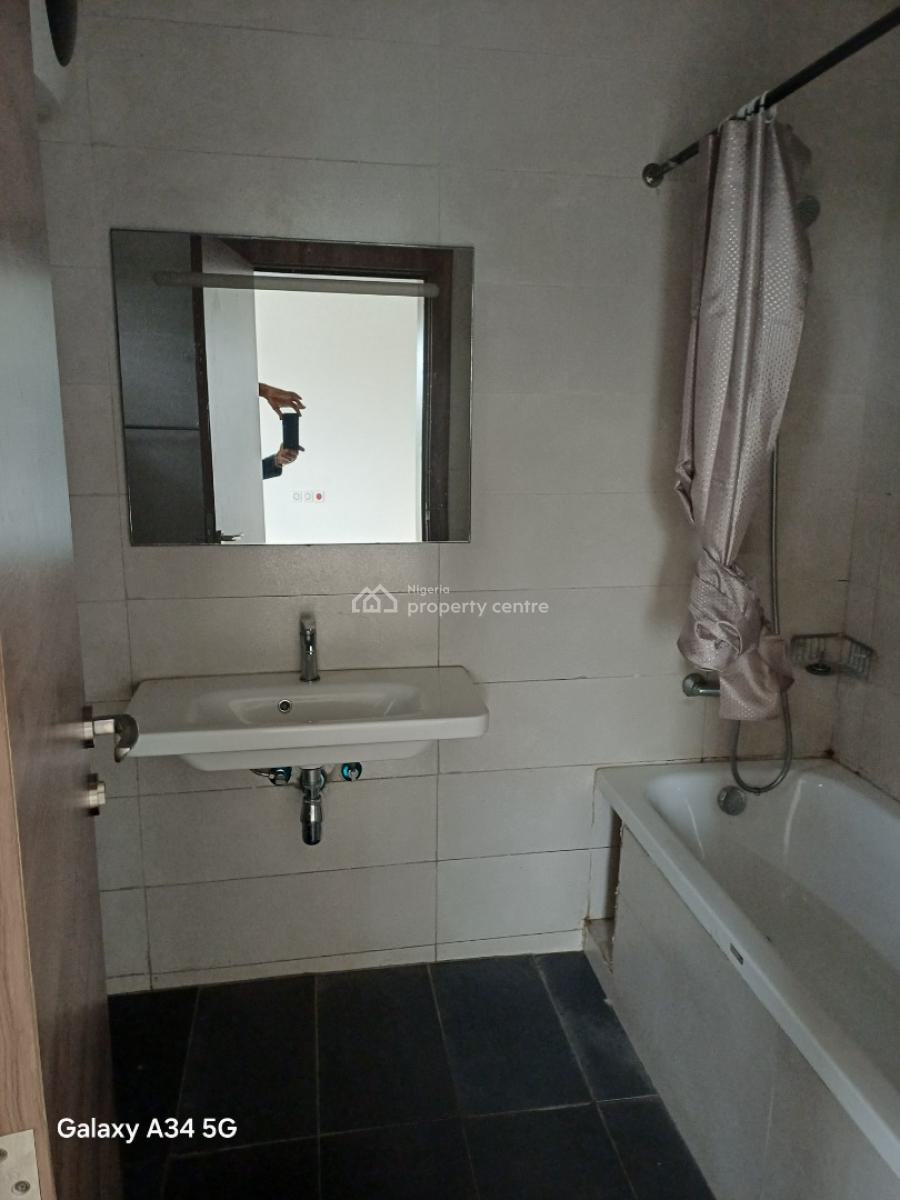 3 Bedrooms Flat with 1 Room Bq, Near Tak Continental Restaurant, Life Camp, Abuja, Flat / Apartment for Rent