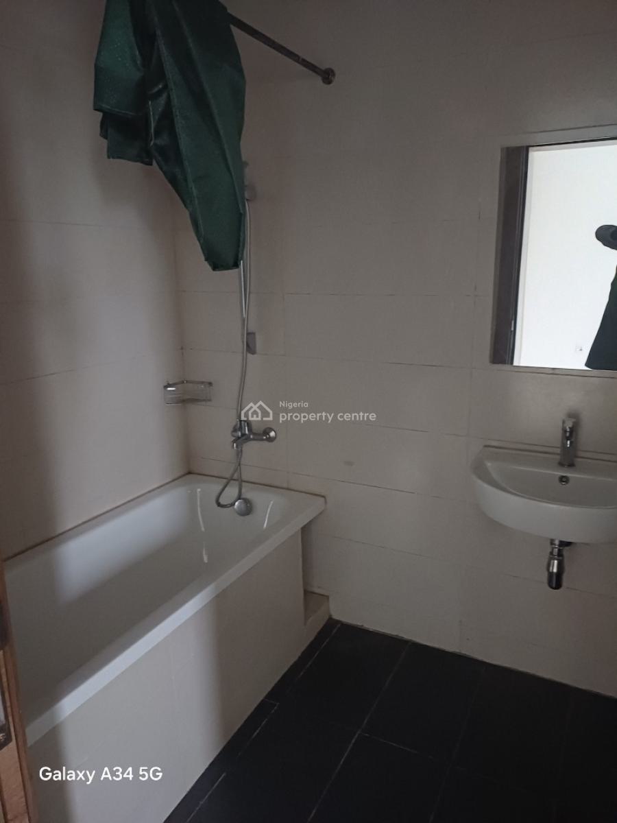 3 Bedrooms Flat with 1 Room Bq, Near Tak Continental Restaurant, Life Camp, Abuja, Flat / Apartment for Rent