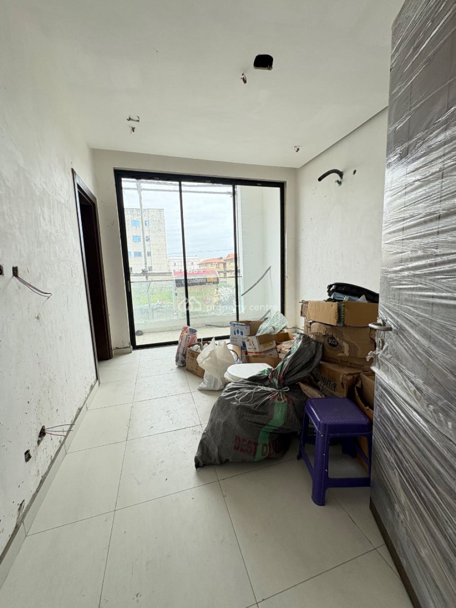a Spacious 3bedroom /2bedroom Apartment, Ikate, Ikate, Lekki, Lagos, Block of Flats for Sale